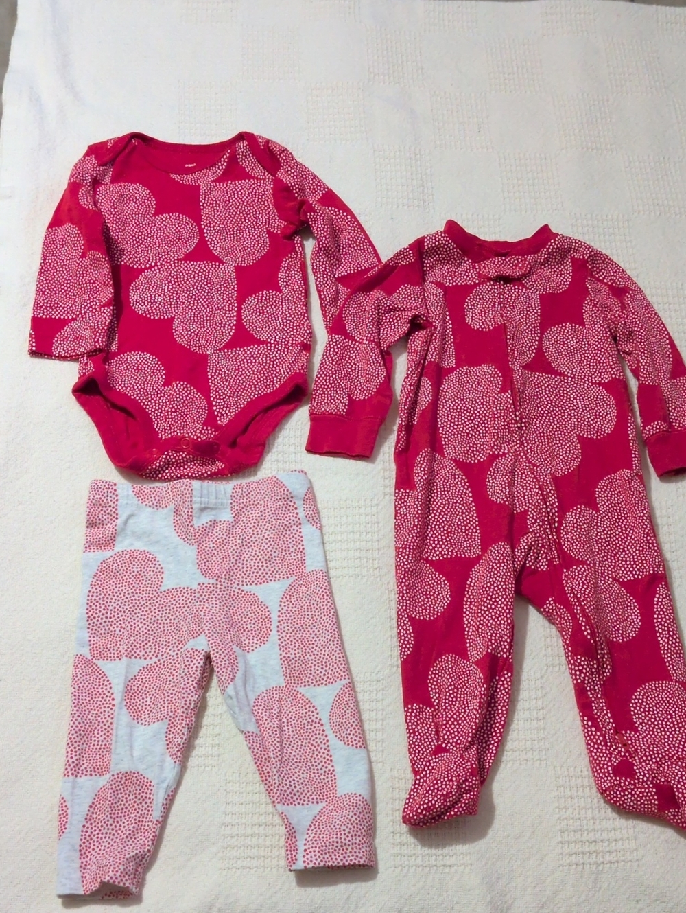 Carter's Size 9 Mth Red Footed Pajamas And One Piece With Pants. Heart Print